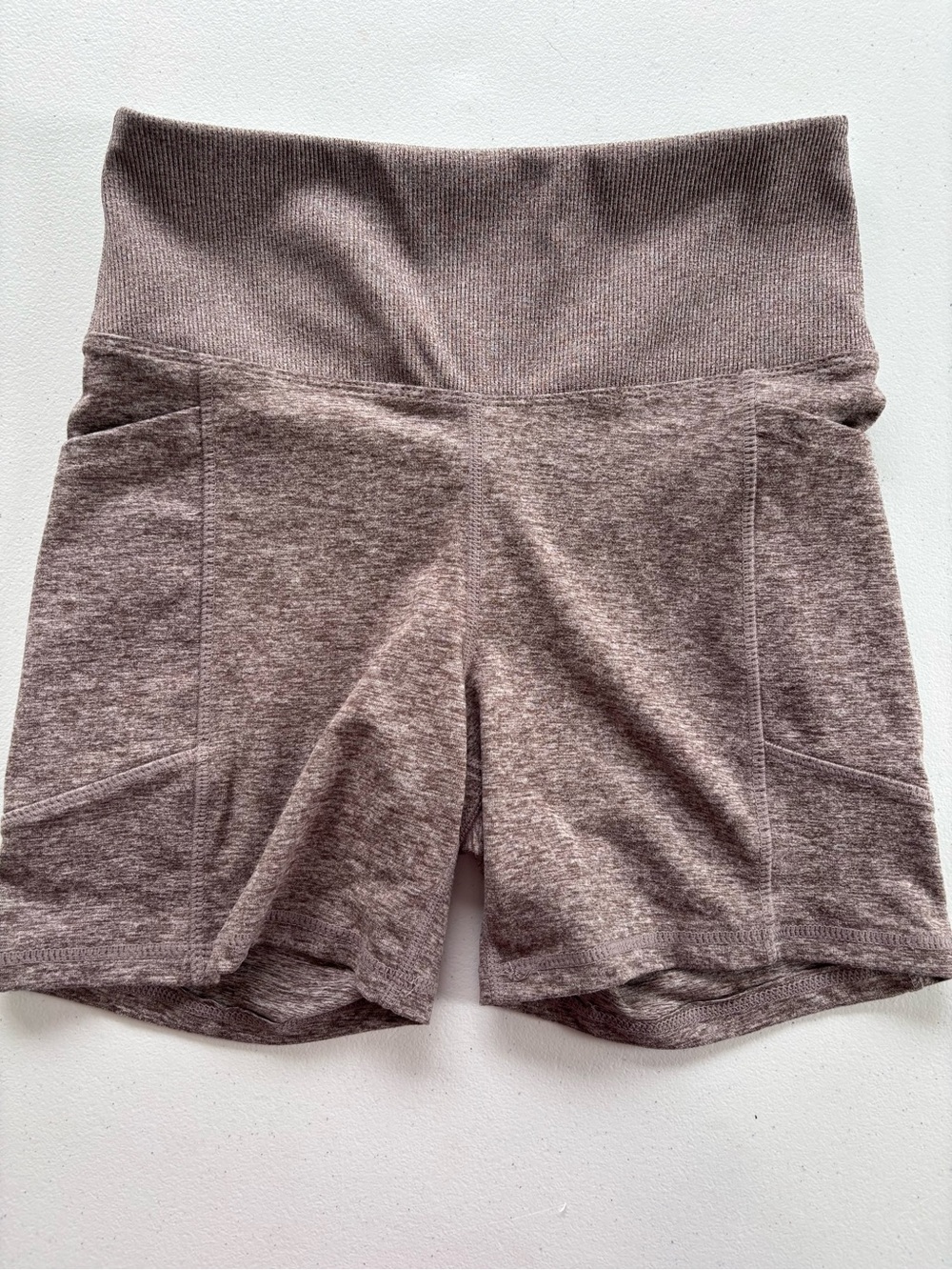 Womenās High-Waist Heathered Taupe Stretch Shorts